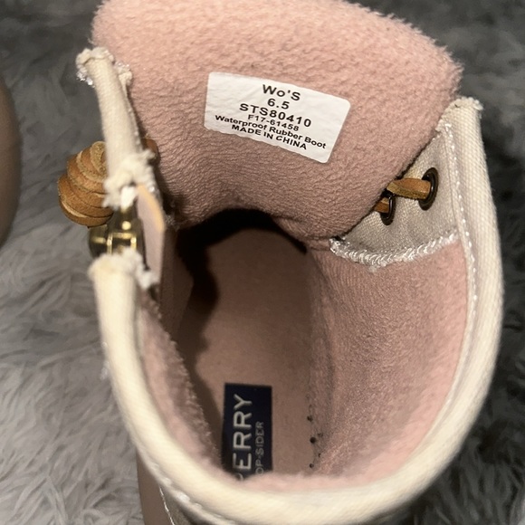 Pink Sperry Duck Boots - Picture 4 of 9